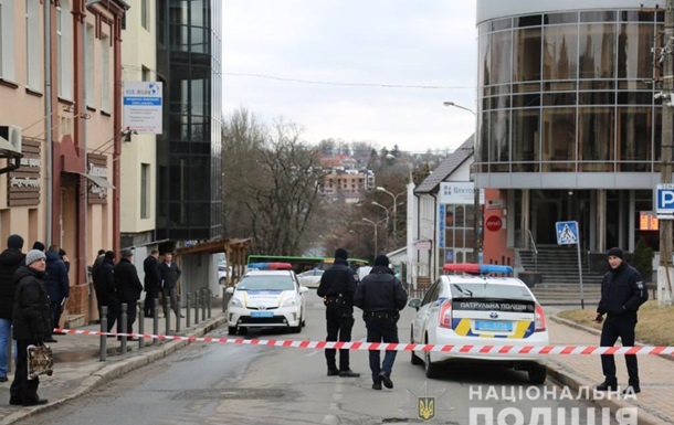 В Виннице из-за минирования эвакуировали людей из банка
