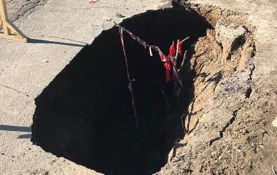 В Бердянске снова обвалился коллектор