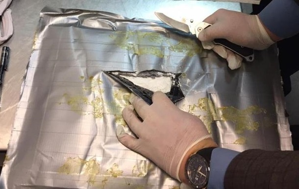 В аэропорту Борисполь перехватили транзитную партию кокаина