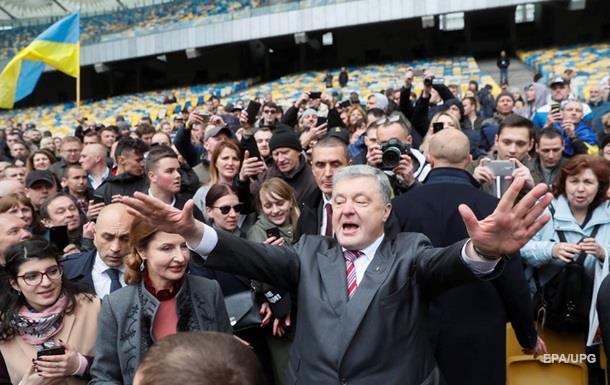 Дебаты на стадионе: Порошенко согласен на любую дату кроме 19 апреля