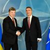 Генсек НАТО пригласил Порошенко на встречу