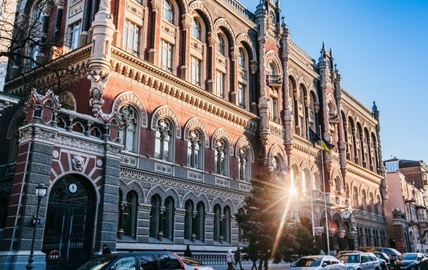 Нацбанк купил за неделю $100 млн на межбанке