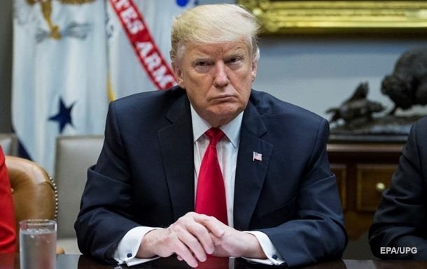 Трамп на год продлил санкции против РФ из-за Крыма