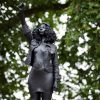 В Британии установили скульптуру участника антирасистского движения