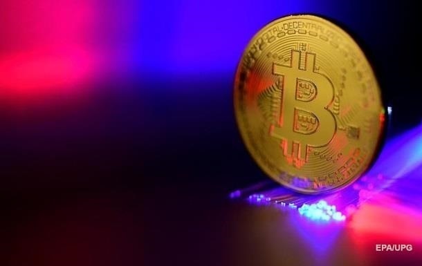 Курс биткоина перевалил за $12 тыс