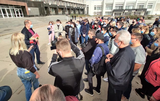 В Сумах прошел протест против усиления карантина