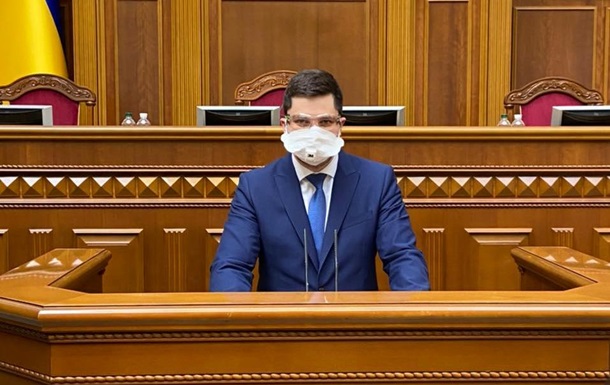 Слуга народа объяснил заявление о российской вакцине
