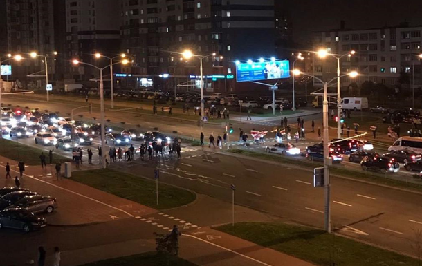 Жители Минска после разгона пенсионеров вышли на улицы