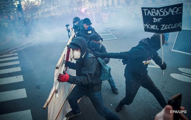 По всей Франции прошли массовые протесты против ограничений свободы прессы