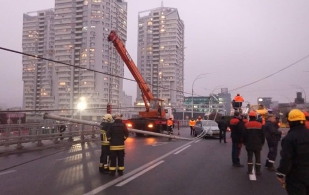 Мост опять устал. Что произошло на Шулявке