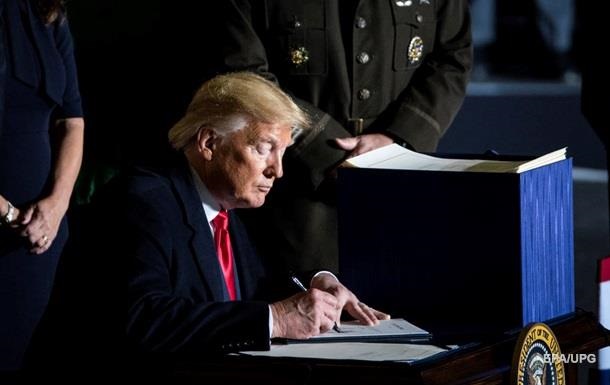 Трамп наложил вето на проект военного бюджета США