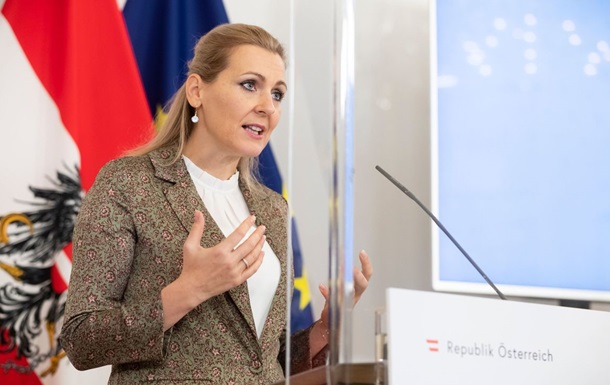 Австрийский министр ушла в отставку из-за обвинений в плагиате