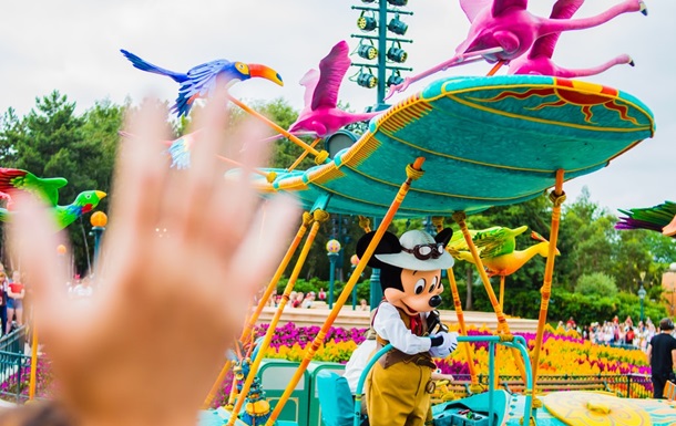 Disneyland в Париже отложил возобновление работы