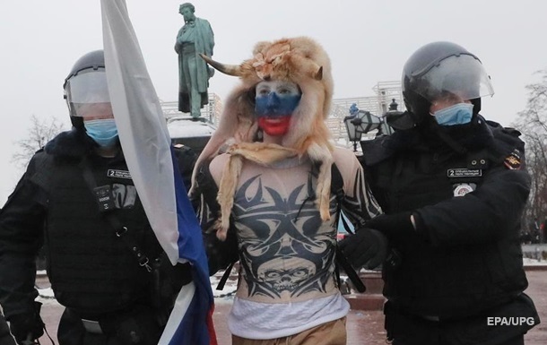 В Москве под арест отправлены более тысячи участников акций протеста