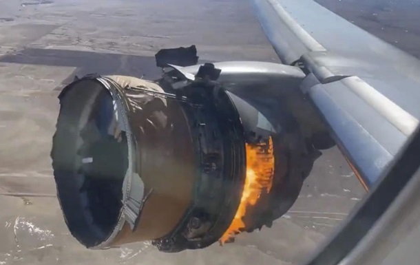 В двигателе Boeing обнаружены повреждения