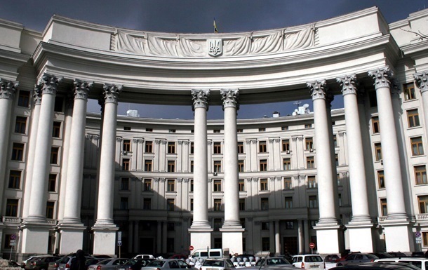 В МИД прокомментировали задержание консула в РФ