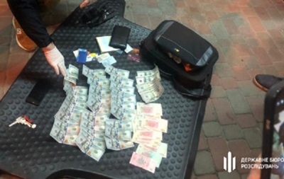На взятке задержан руководитель миграционной службы