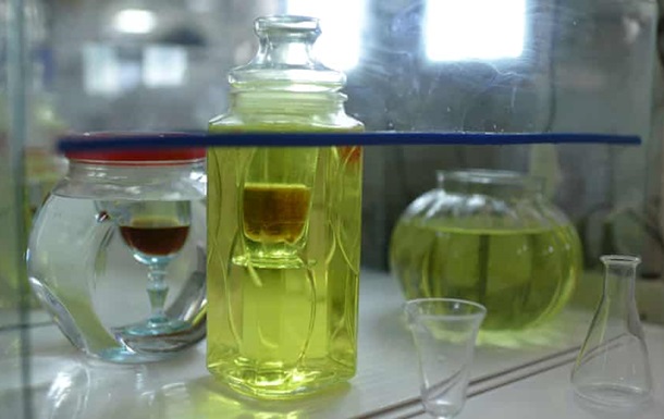 Семья во Флориде продавала отбеливатель, как чудо-средство от COVID-19