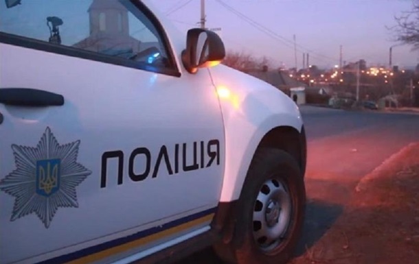 В Мариуполе школьницу ранил ножом сверстник