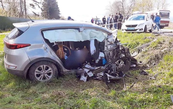 На Прикарпатье в ДТП с автобусом погибли два человека