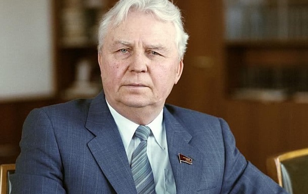Умер бывший секретарь ЦК КПСС Лигачев
