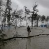 На Индию обрушился новый циклон, есть жертвы