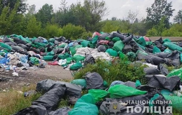 В Сумах обнаружили свалку медицинских отходов