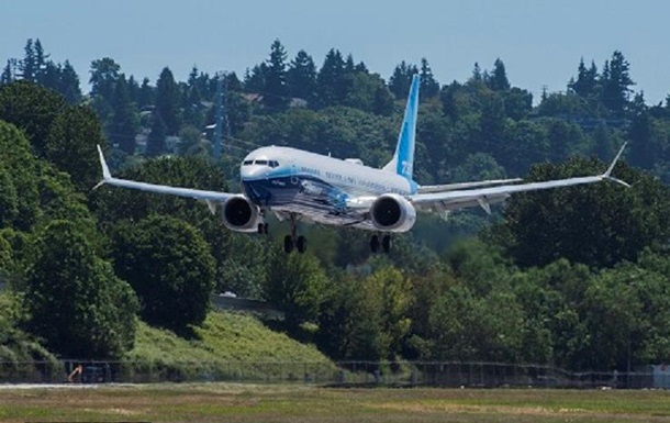 Самолет Boeing 737-10 совершил первый полет