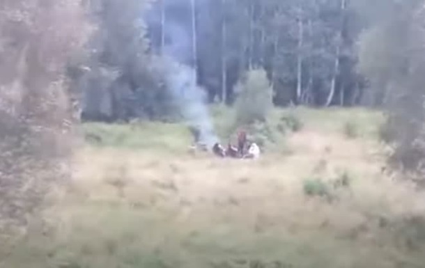 На польско-белорусской границе мигранты застряли посреди болота