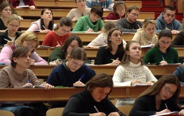 Стипендии станут больше, но получат их меньше студентов