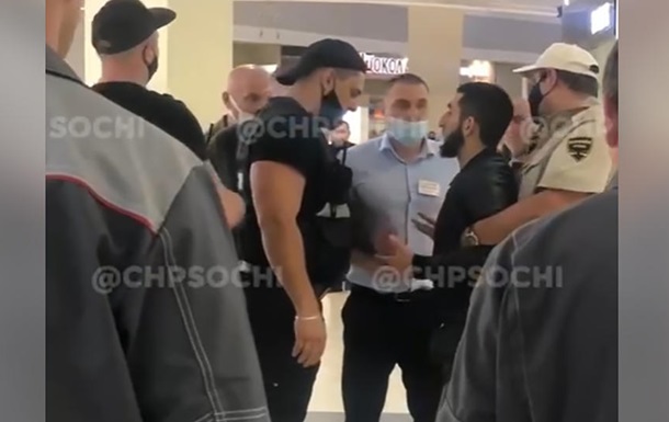 В Сочи мужчина стрелял в торговом центре