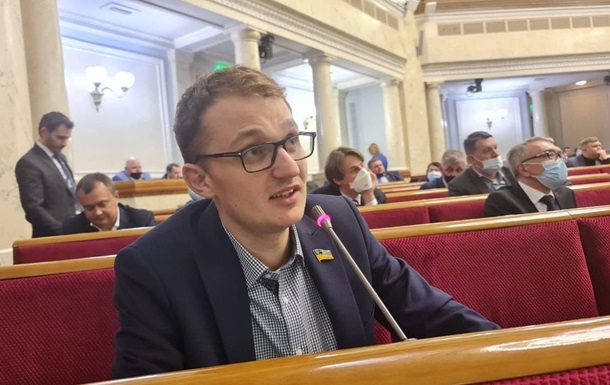 Слуга Брагар переписывался в Раде о том, как не отравиться