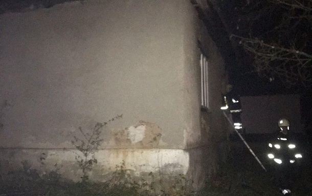 На Закарпатье в пожаре погибли бабушка с маленьким внуком