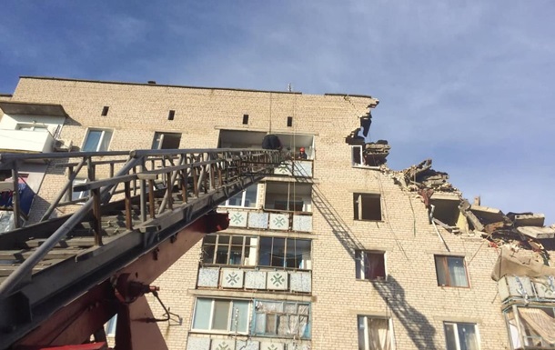 Взрыв на Николаевщине: под завалами ищут женщину