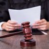 За буллинг учительницы в соцсети под суд пошла мать школьника-обидчика